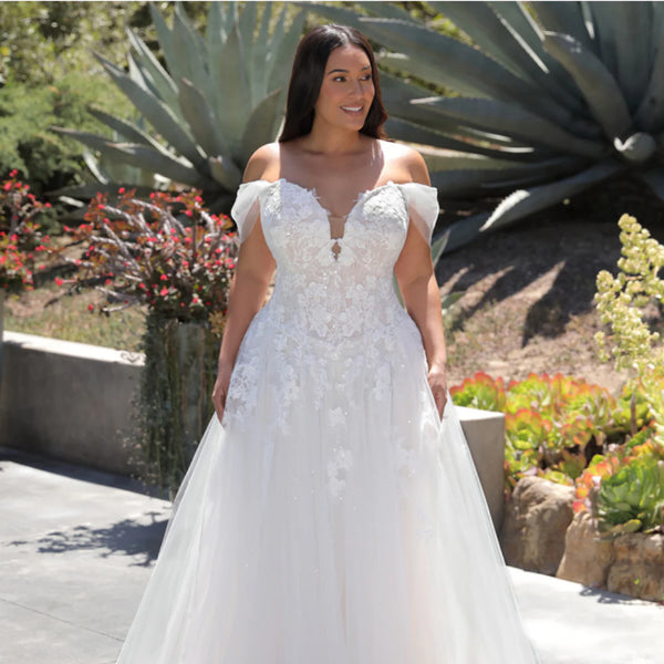 Enzoani Aurora Ivory Bridal Gown Size 24 Brand New