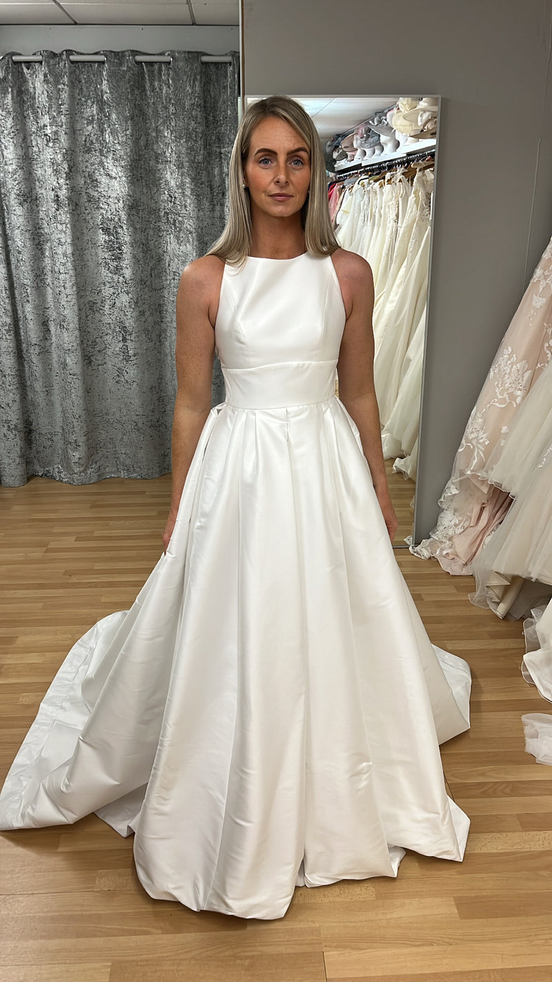 Jesus Peiro Ivory Wedding Dress Brand New Size 6