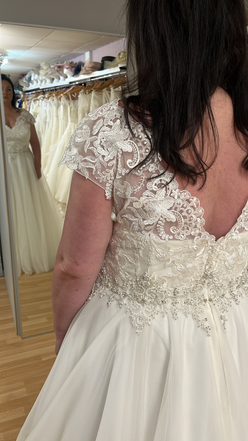 White Rose Graceful Collection WP451 Ivory Wedding Dress Size 26 New