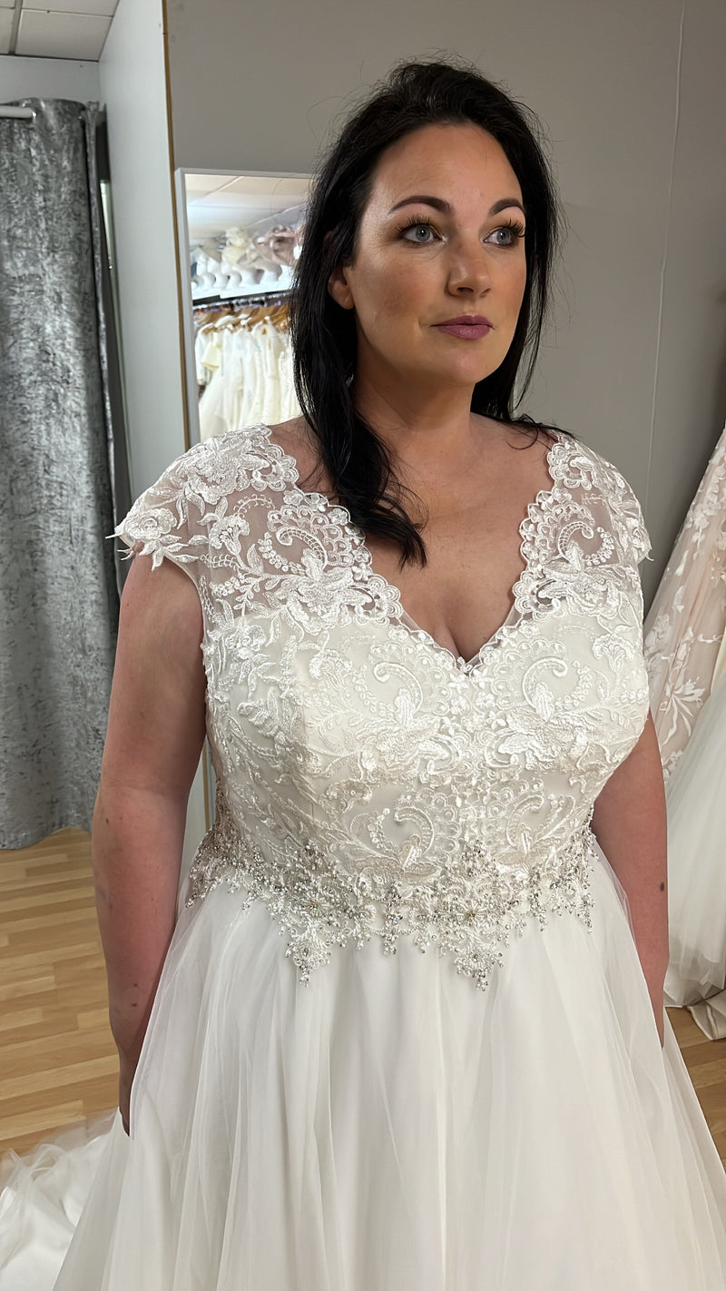 White Rose Graceful Collection WP451 Ivory Wedding Dress Size 26 New